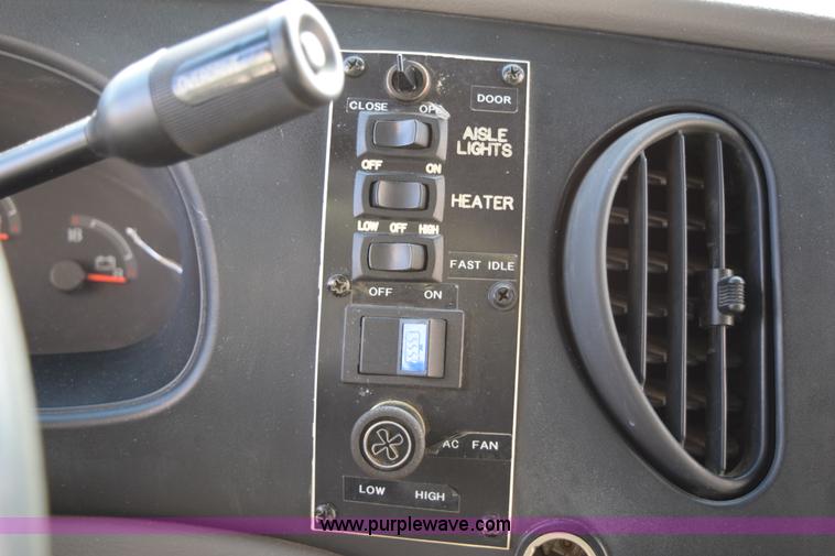 image for item K2324 2002 Ford Econoline E450 bus