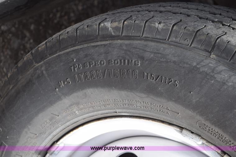 image for item K2324 2002 Ford Econoline E450 bus