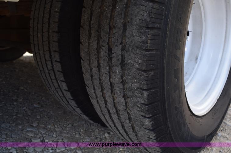 image for item K2324 2002 Ford Econoline E450 bus