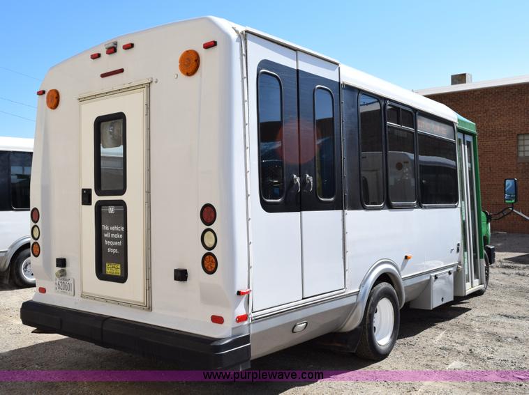 image for item K2325 2009 Ford E450 bus