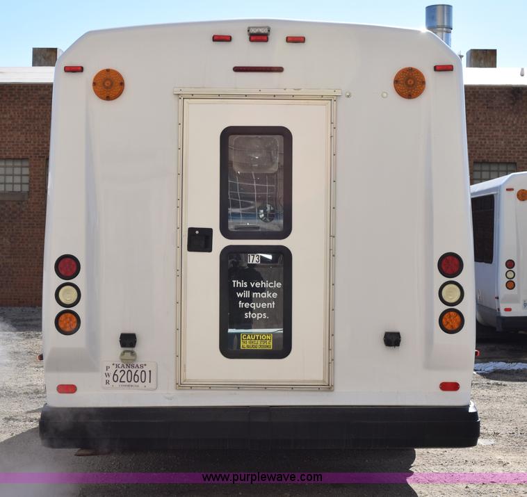 image for item K2325 2009 Ford E450 bus
