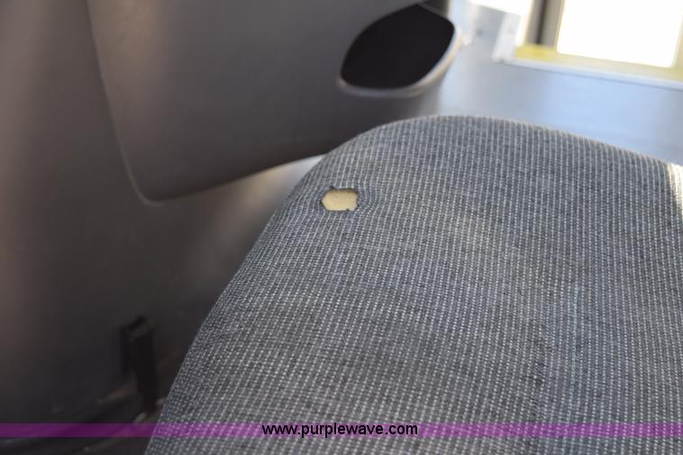 image for item K2325 2009 Ford E450 bus