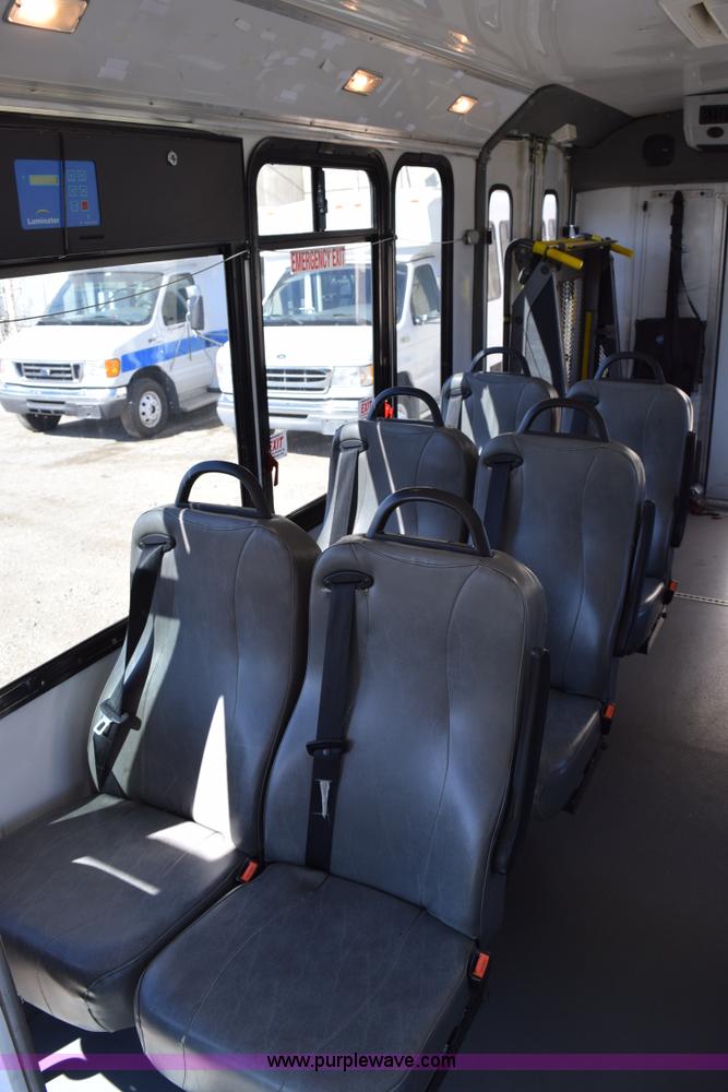 image for item K2325 2009 Ford E450 bus