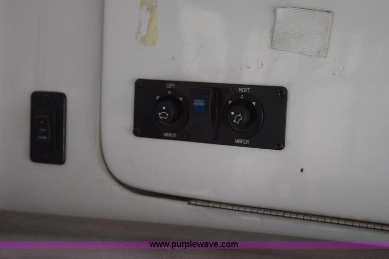 image for item K2325 2009 Ford E450 bus