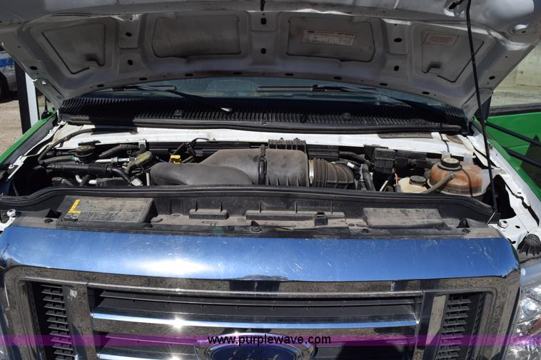 image for item K2325 2009 Ford E450 bus