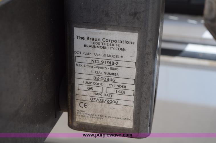 image for item K2325 2009 Ford E450 bus