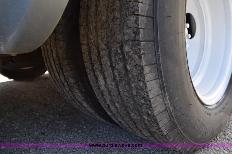 image for item K2325 2009 Ford E450 bus