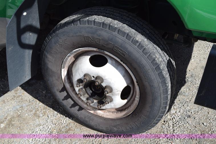 image for item K2325 2009 Ford E450 bus