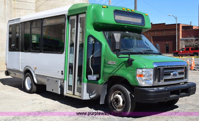 image for item K2326 2009 Ford E450 bus