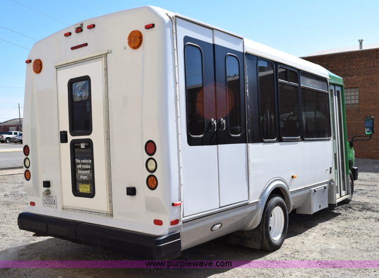 image for item K2326 2009 Ford E450 bus