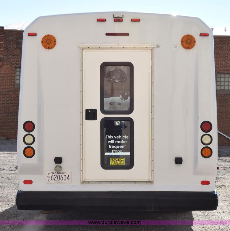 image for item K2326 2009 Ford E450 bus