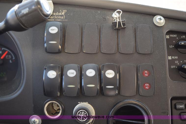 image for item K2326 2009 Ford E450 bus