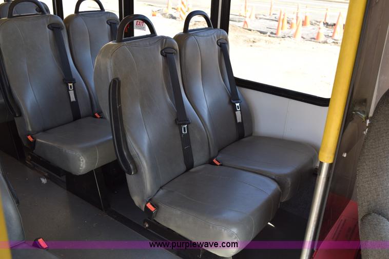 image for item K2326 2009 Ford E450 bus