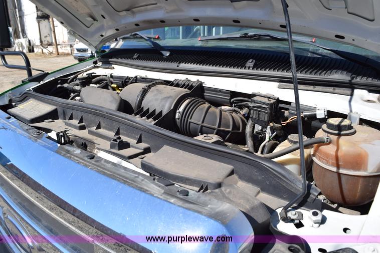 image for item K2326 2009 Ford E450 bus