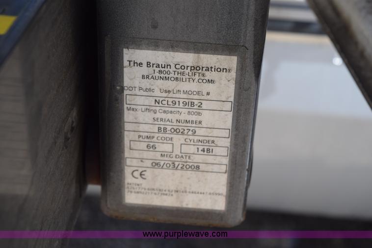 image for item K2326 2009 Ford E450 bus