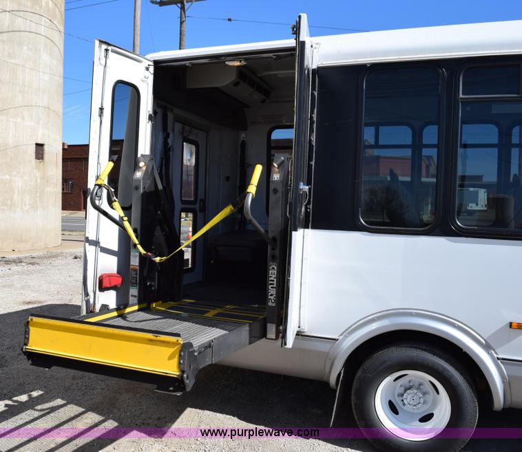 image for item K2326 2009 Ford E450 bus