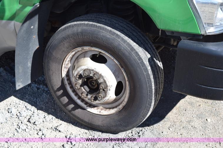 image for item K2326 2009 Ford E450 bus