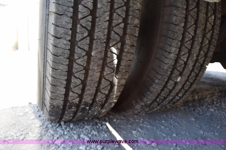 image for item K2326 2009 Ford E450 bus