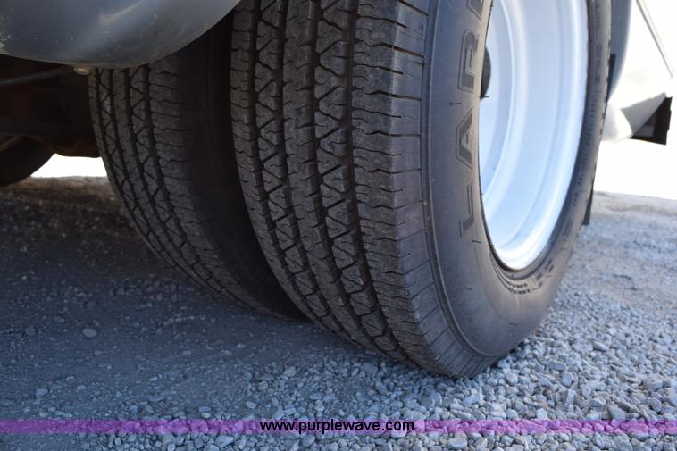 image for item K2326 2009 Ford E450 bus