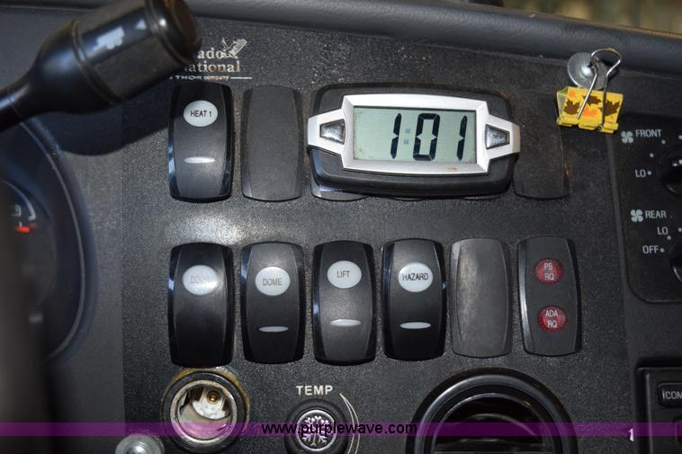 image for item K2327 2009 Ford E450 bus