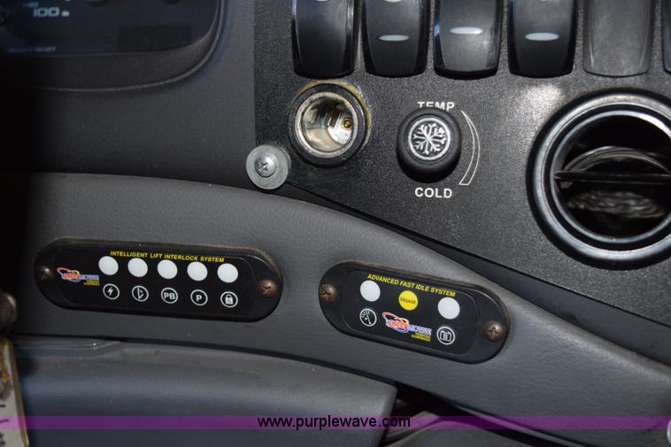 image for item K2327 2009 Ford E450 bus