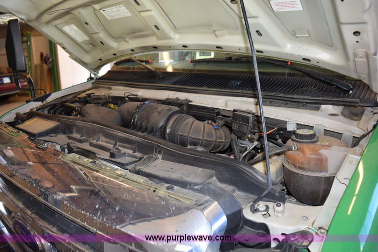 image for item K2327 2009 Ford E450 bus