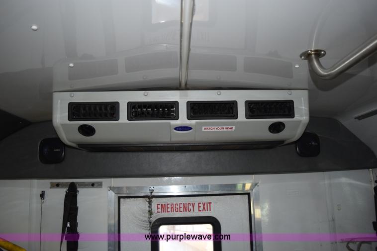 image for item K2327 2009 Ford E450 bus