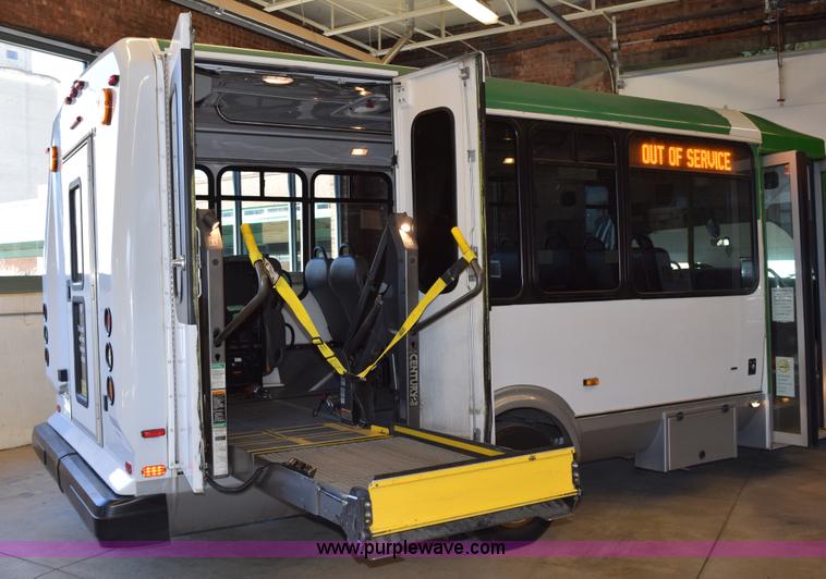 image for item K2327 2009 Ford E450 bus