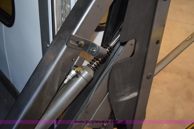 image for item K2327 2009 Ford E450 bus