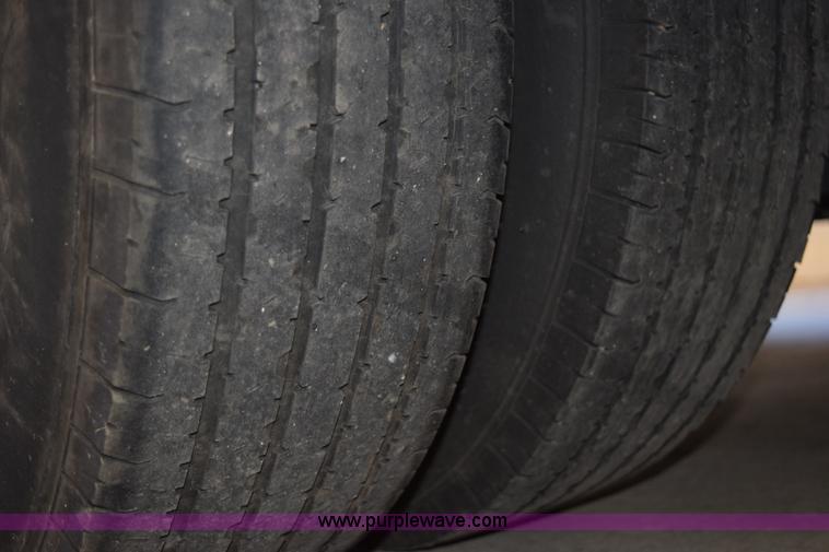 image for item K2327 2009 Ford E450 bus