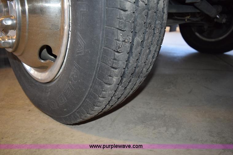 image for item K2327 2009 Ford E450 bus