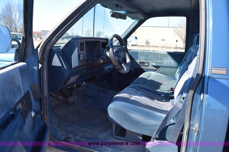 image for item K2328 1992 Chevrolet 2500 pickup truck