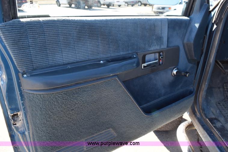 image for item K2328 1992 Chevrolet 2500 pickup truck