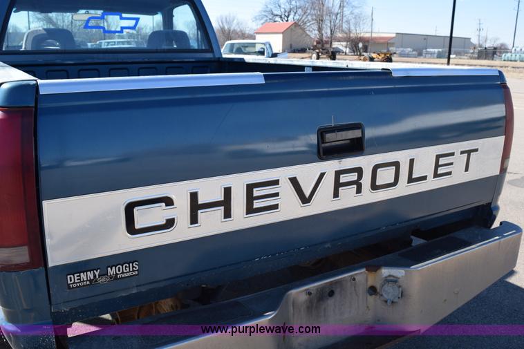 image for item K2328 1992 Chevrolet 2500 pickup truck