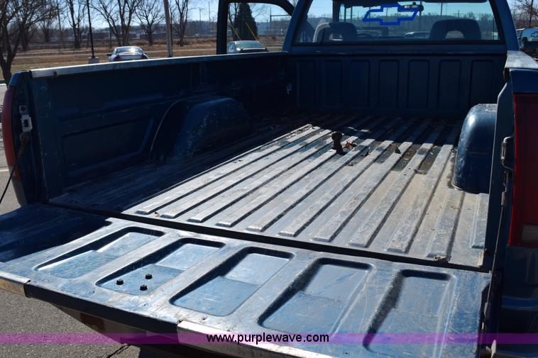 image for item K2328 1992 Chevrolet 2500 pickup truck