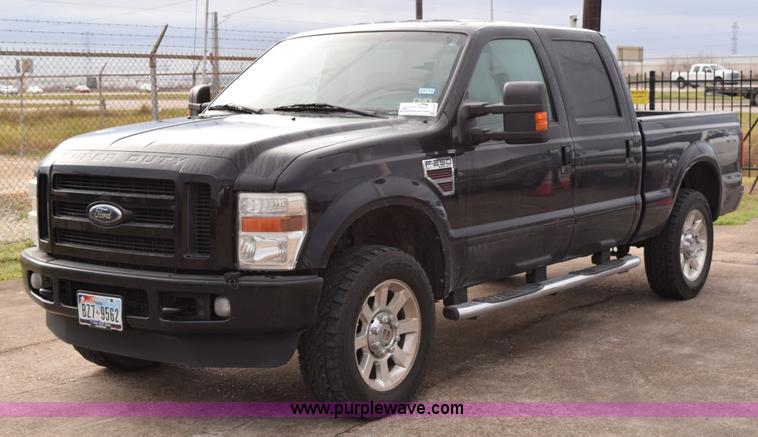 image for item K2329 2008 Ford F250 Super Duty XLT Crew Cab pickup truck
