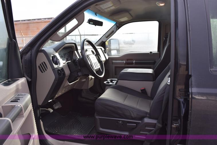 image for item K2329 2008 Ford F250 Super Duty XLT Crew Cab pickup truck