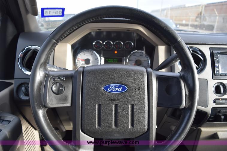 image for item K2329 2008 Ford F250 Super Duty XLT Crew Cab pickup truck