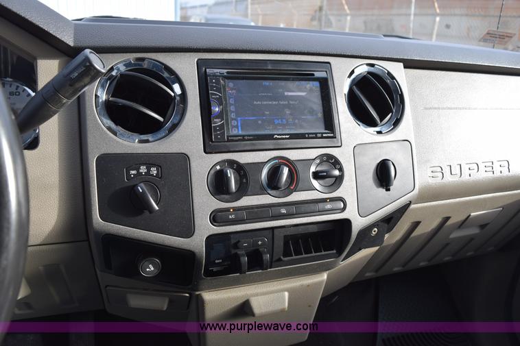 image for item K2329 2008 Ford F250 Super Duty XLT Crew Cab pickup truck