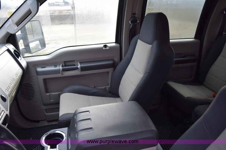 image for item K2329 2008 Ford F250 Super Duty XLT Crew Cab pickup truck