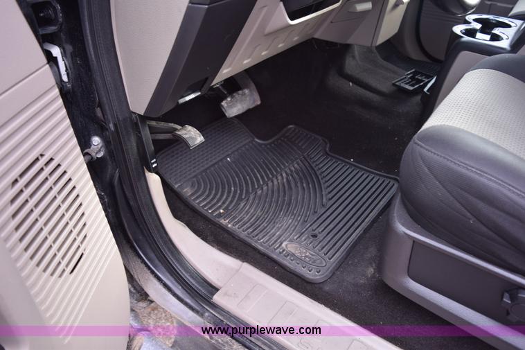 image for item K2329 2008 Ford F250 Super Duty XLT Crew Cab pickup truck