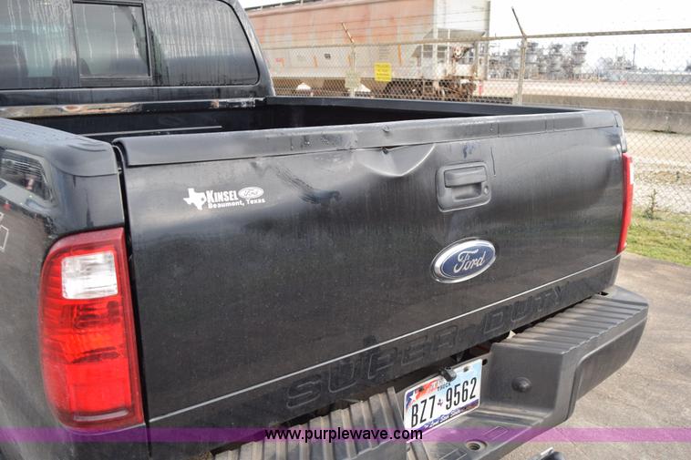image for item K2329 2008 Ford F250 Super Duty XLT Crew Cab pickup truck