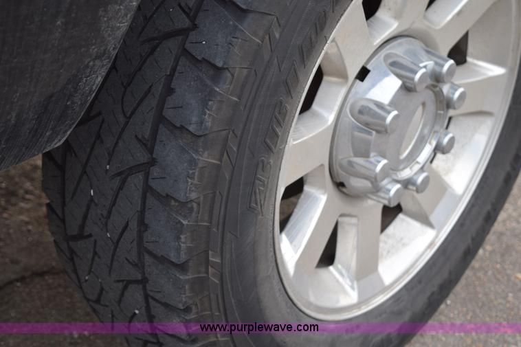 image for item K2329 2008 Ford F250 Super Duty XLT Crew Cab pickup truck