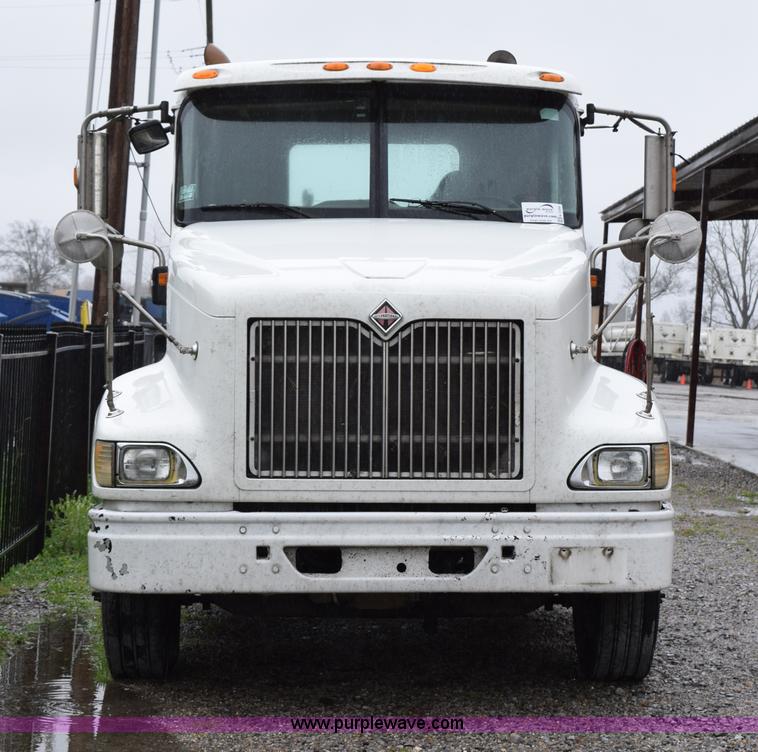 image for item K2330 2006 International 9200i semi truck