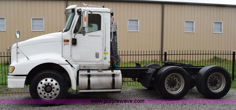 image for item K2330 2006 International 9200i semi truck
