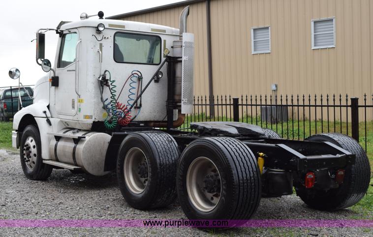 image for item K2330 2006 International 9200i semi truck