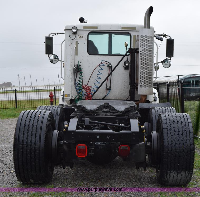 image for item K2330 2006 International 9200i semi truck