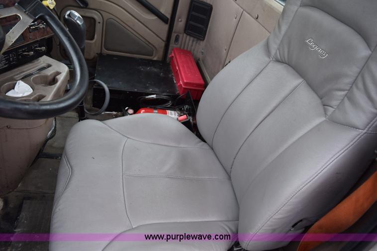 image for item K2330 2006 International 9200i semi truck