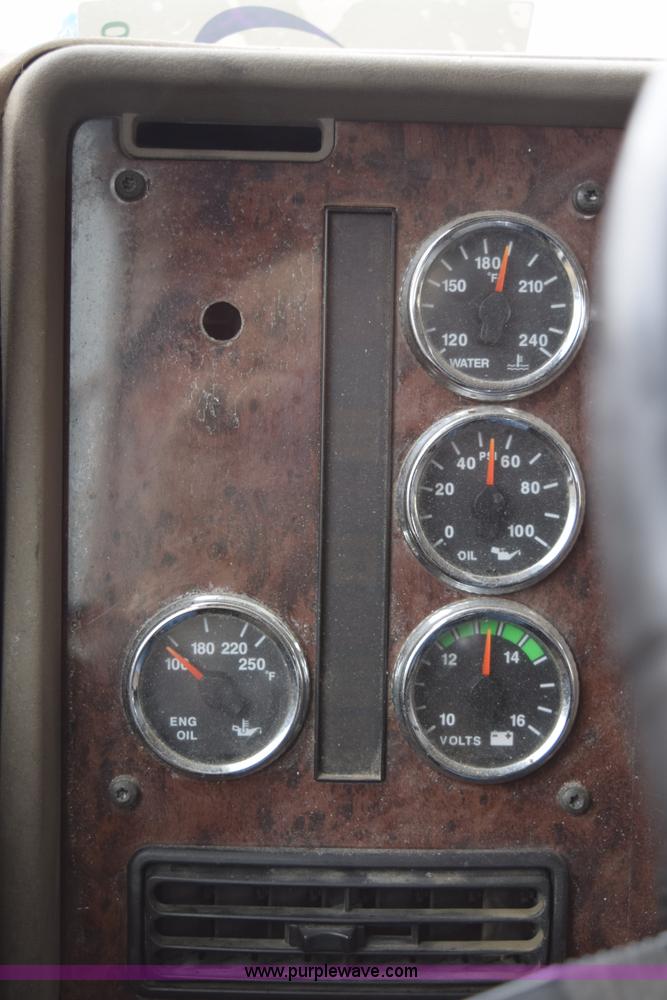 image for item K2330 2006 International 9200i semi truck