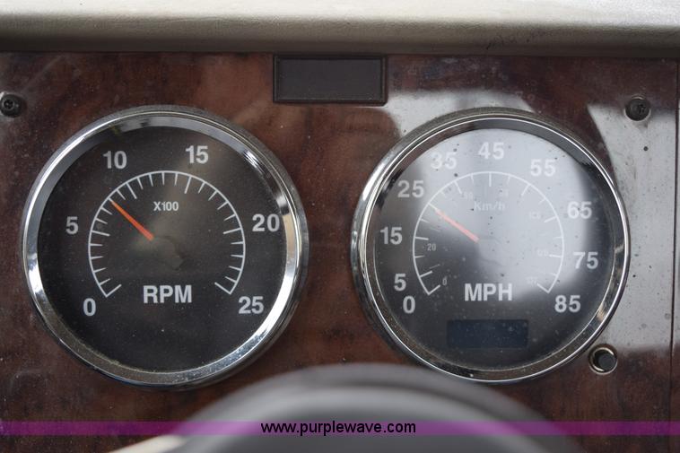 image for item K2330 2006 International 9200i semi truck